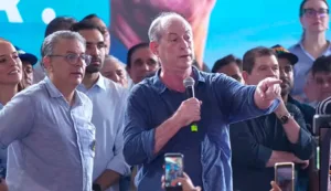 ciro-confunde-gesto-de-apoiador-com-apologia-ao-cv-em-evento:-‘prende-ele’-–-cartacapital