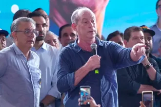 ciro-confunde-gesto-de-apoiador-com-apologia-ao-cv-em-evento:-‘prende-ele’-–-cartacapital