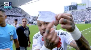 erro-do-arbitro-faz-neymar-ser-substituido-por-engano-em-santos-x-coritiba-–-cnn-brasil