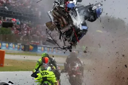 video:-piloto-que-criticou-condicoes-‘inaceitaveis’-no-motogp-de-goiania-sofre-multiplas-fraturas-apos-acidente