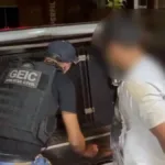 go:-traficante-foge-de-abordagem-com-familia-dentro-do-carro-e-acaba-preso-apos-acidente-com-viaturas