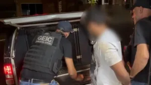 go:-traficante-foge-de-abordagem-com-familia-dentro-do-carro-e-acaba-preso-apos-acidente-com-viaturas