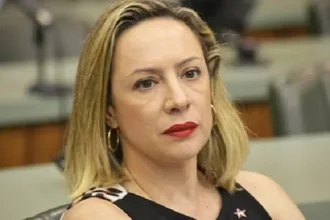 pt-mantem-pressao-por-candidatura-de-adriana-accorsi-ao-governo,-mas-ela-resiste 