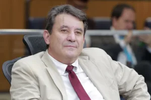 justica-manda-clecio-alves-retirar-publicacoes-contra-sandro-mabel