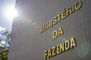 fazenda-sobe-previsao-da-inflacao-para-4,5%-e-mantem-pib-em-2,3%