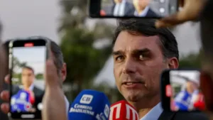 apos-audio-a-vorcaro,-51,7%-veem-flavio-bolsonaro-envolvido-em-escandalo-do-master