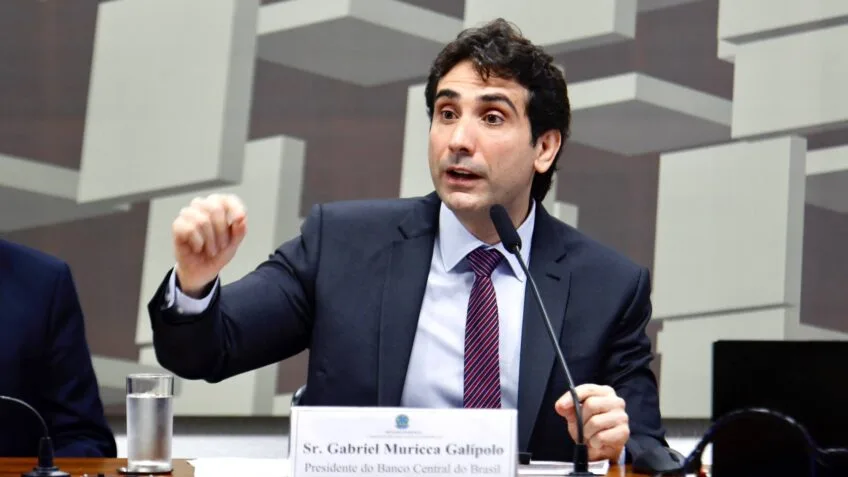 “nao-e-funcao-do-bc-gravar-video-para-o-tiktok”,-diz-galipolo-em-bate-boca-–-poder360