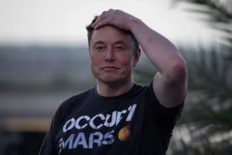 novo-foguete-da-spacex,-de-elon-musk,-encara-voo-crucial-antes-de-estreia-na-bolsa