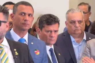 reacao-de-moro-apos-flavio-bolsonaro-admitir-visita-a-vorcaro-viraliza.-veja-video