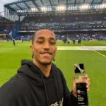 fora-da-copa-do-mundo,-joao-pedro-ganha-premio-de-melhor-jogador-do-chelsea-na-temporada