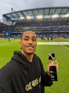 fora-da-copa-do-mundo,-joao-pedro-ganha-premio-de-melhor-jogador-do-chelsea-na-temporada