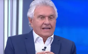 “nunca-me-viram-envolvido-em-negociatas-ou-qualquer-tipo-de-patifaria”,-diz-caiado-ao-cobrar-explicacoes-de-flavio-bolsonaro