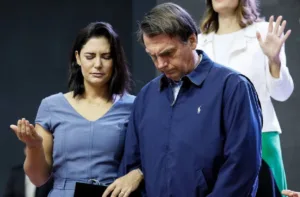 michelle-bolsonaro-diz-nao-‘se-meter’-em-crise-sobre-flavio-e-que-tem-que-cuidar-do-marido
