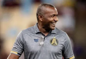 augusto-fassina-deixa-a-aparecidense-e-ze-carlos-assume-comando-tecnico-de-forma-interina
