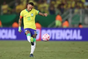 cbf-diz-que-recebeu-laudo-sobre-lesao-de-neymar-e-que-vai-avalia-lo-em-apresentacao-em-teresopolis