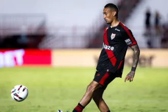 contra-o-lider-da-serie-b,-atletico-tem-desfalque-na-lateral-e-retorno-de-atacante