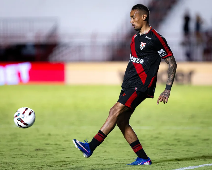 contra-o-lider-da-serie-b,-atletico-tem-desfalque-na-lateral-e-retorno-de-atacante