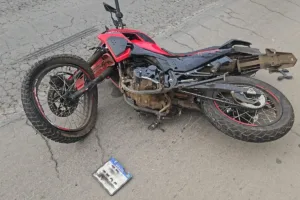 motociclista-morre-atropelado-por-caminhao-apos-tentativa-de-ultrapassagem-na-br-153