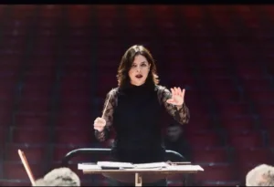 prodigio:-maestra-da-filarmonica-de-goias-montou-primeiro-coral-aos-13-anos