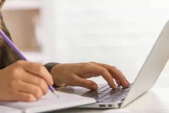 7-em-cada-10-formados-em-licenciatura-ead-de-portugues-e-matematica-ficam-abaixo-do-basico
