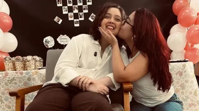‘elas-se-amavam-como-irmas’:-amigas-com-leucemia-morrem-com-1h-de-diferenca