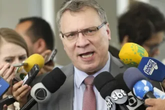 caso-master:-advogado-deixa-defesa-de-ex-presidente-do-brb
