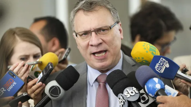 caso-master:-advogado-deixa-defesa-de-ex-presidente-do-brb
