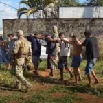oito-sao-presos-e-ponto-de-drogas-que-cobrava-‘taxa’-de-usuarios-e-destruido-em-goiania