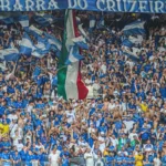 torcedor-brasileiro-e-preso-por-rasgar-dinheiro-em-estadio-da-argentina