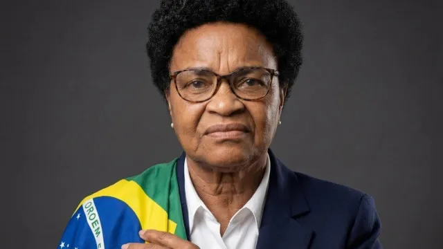 brasil-tem-18-perfis-de-ia-comentando-politica,-mas-maioria-esconde-isso