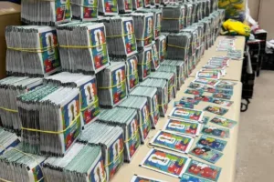 policia-apreende-200-mil-figurinhas-falsificadas-da-copa-do-mundo