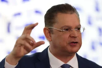 lider-do-pl:-decisao-da-italia-sobre-zambelli-e-“alerta-internacional”