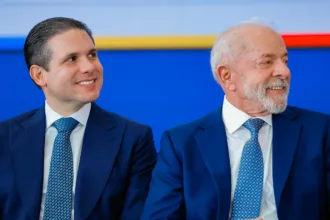 lula-confirma-reuniao-com-motta-na-segunda-(25)-para-tratar-da-pec-6×1