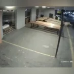 homens-tentam-furtar-mesa-de-300-kg-em-loja-de-moveis-rusticos-em-goiania;-video