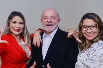 flavio-bolsonaro-posta-video-associando-deolane-a-lula-–-poder360