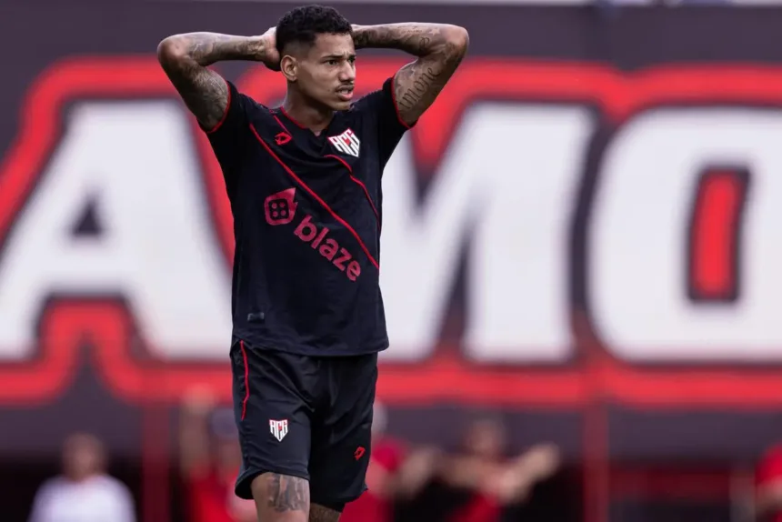 atletico-sofre-com-lei-do-ex-no-fim-e-perde-para-o-sao-bernardo-em-pleno-accioly