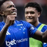 cruzeiro-segura-pressao-no-fim,-vence-chapecoense-e-respira-no-brasileirao-–-cnn-brasil
