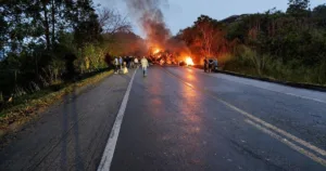 onibus-que-sofreu-acidente-em-mg-saiu-do-abc-paulista-rumo-a-aracaju-–-cnn-brasil