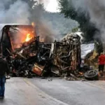 acidente-entre-onibus-e-caminhao-deixa-ao-menos-oito-mortos-em-mg