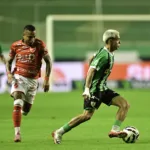 vila-nova-vira-sobre-o-america-mg-no-independencia-e-sobe-na-tabela