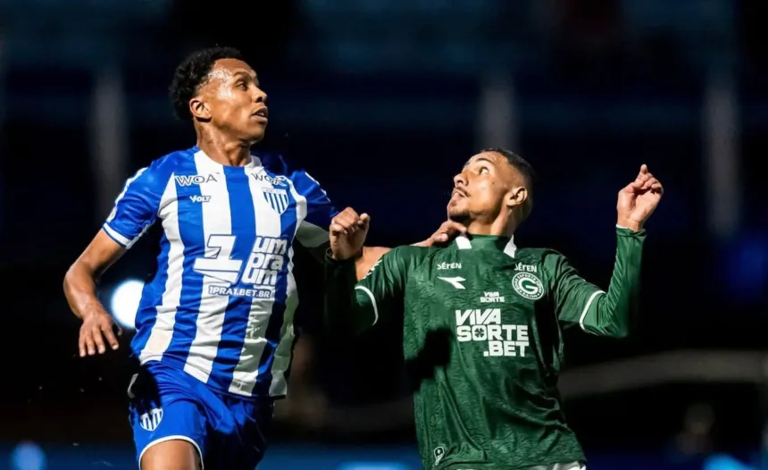 goias-vence-o-avai-fora-de-casa-e-entra-no-g6-da-serie-b