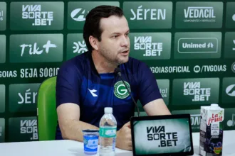 “o-comprometimento-aqui-e-total”,-diz-daniel-paulista-apos-vitoria-do-goias