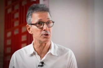zema-critica-relacao-com-“banqueiro-bandido”-e-manda-indireta-a-flavio
