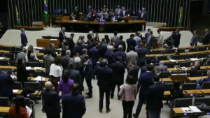pec-pelo-fim-da-escala-6×1-tem-votacao-adiada;-confira-novos-prazos
