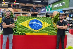 em-clima-de-copa,-empresario-de-goias-usa-hortifruti-para-homenagear-selecao-brasileira