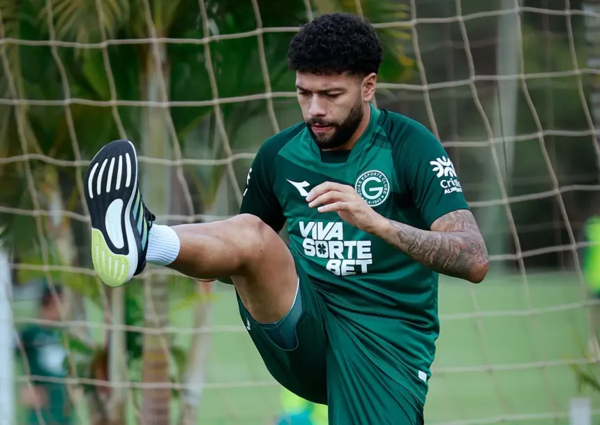 daniel-paulista-pode-ter-duas-voltas-importantes-no-meio-campo-do-goias-para-o-classico