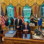 flavio-bolsonaro-e-recebido-por-trump-na-casa-branca-em-meio-a-crise-envolvendo-vorcaro-e-banco-master-–-o-globo