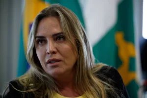 governo-do-df-pede-para-stf-suspender-regra-que-trava-garantia-da-uniao-em-socorro-ao-brb-–-folha-de-s.paulo