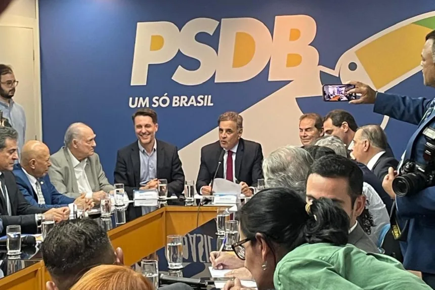 psdb-e-cidadania-aprovam-aecio-neves-como-pre-candidato-a-presidente