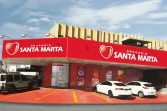 mais-de-420-ex-funcionarios-da-drogaria-santa-marta-aguardam-rescisoes-ha-anos-em-goias